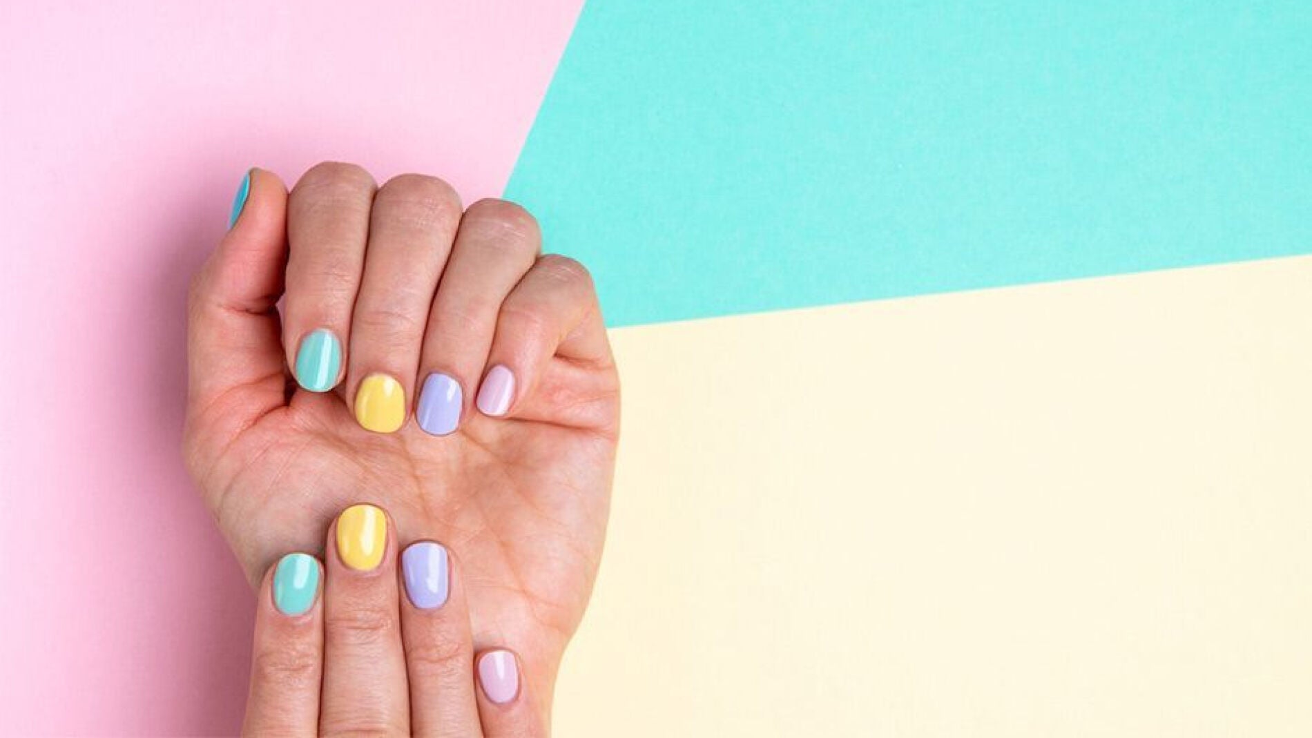 10 tendencias en uñas para el verano 2020  Manicura de uñas Uñas postizas  de gel Gel de uñas